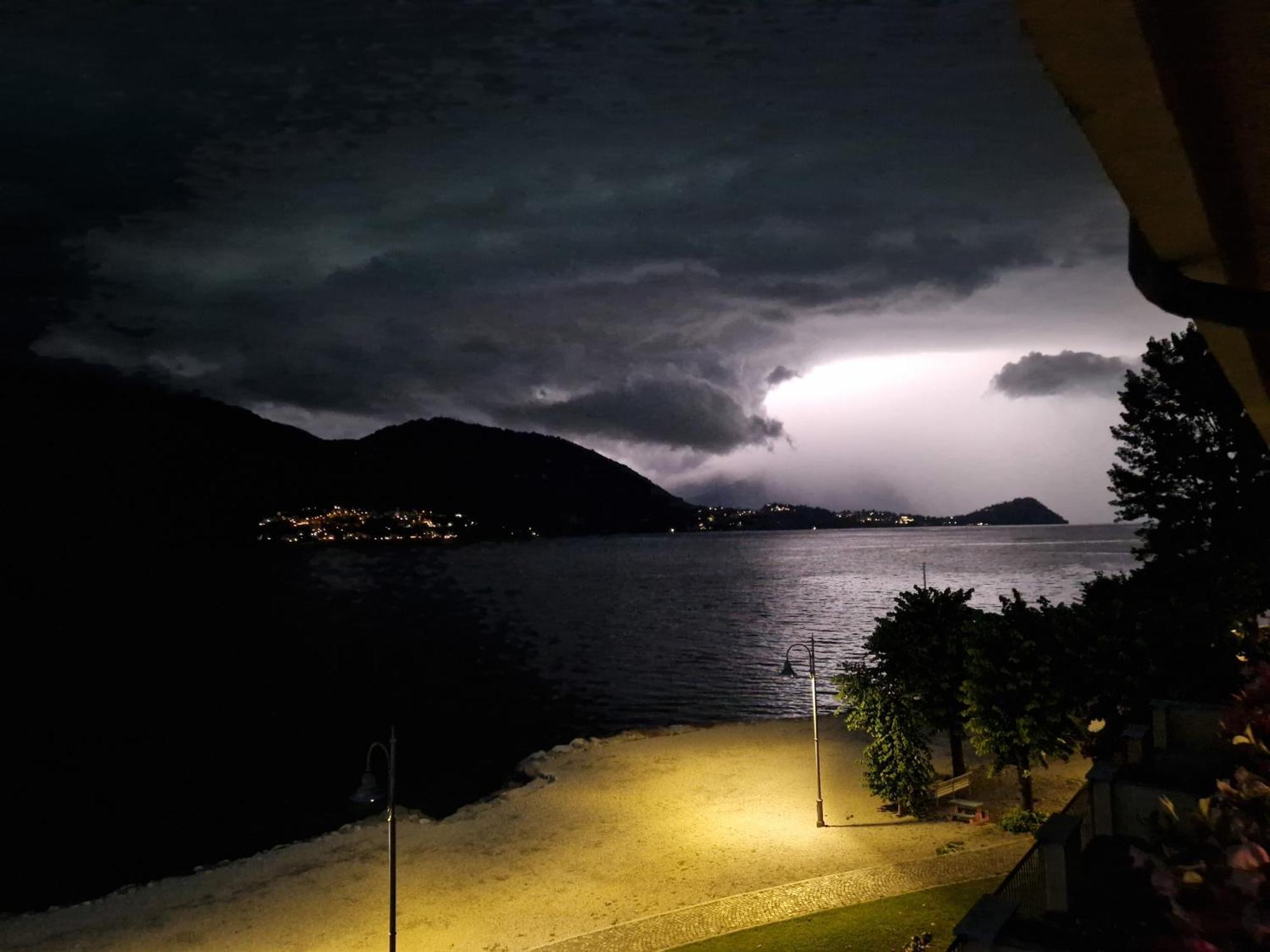 ליירנה Foresteria Lombarda La Spiaggia מראה חיצוני תמונה